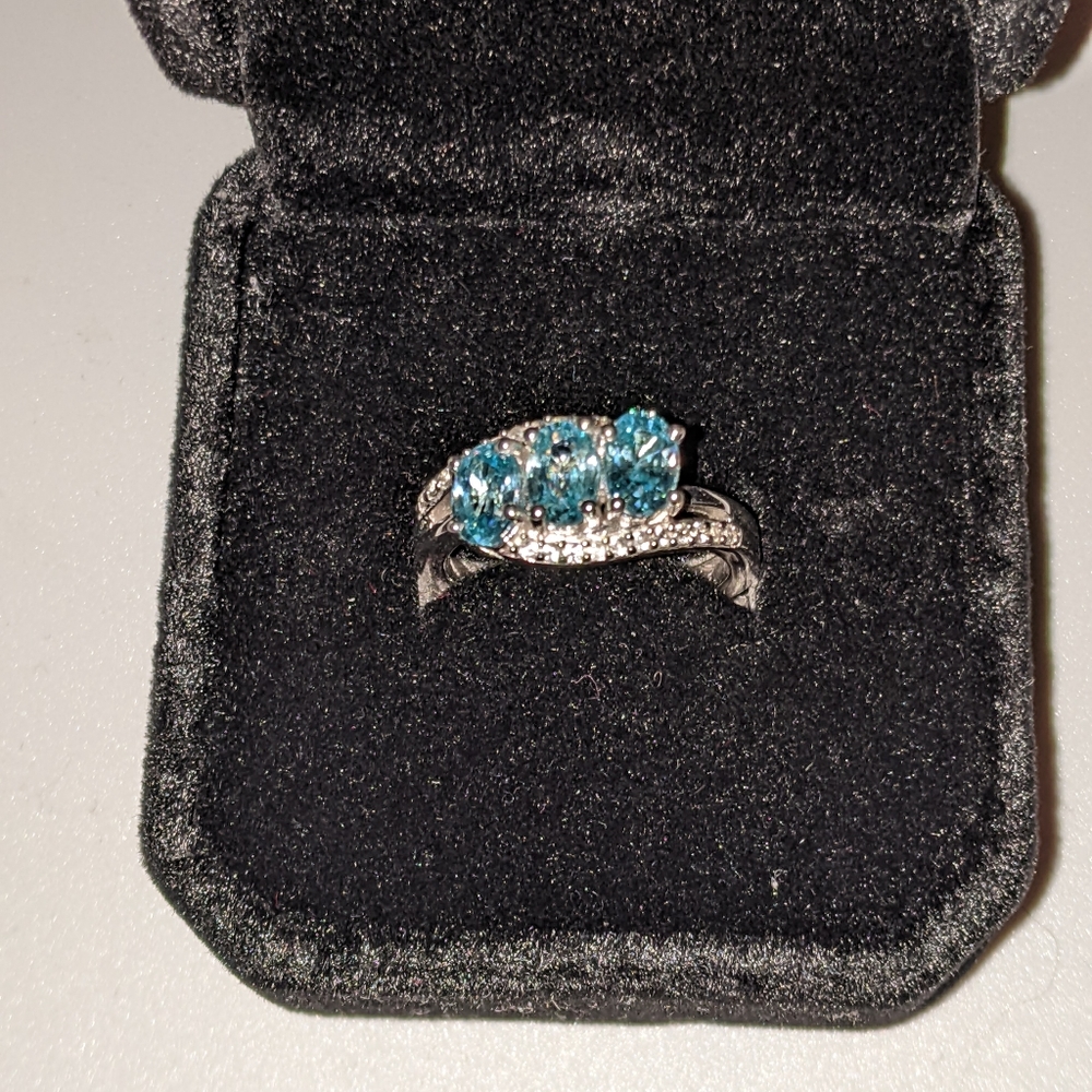 Natural topaz & zircon ring. Size 6 - Picture 4 of 12